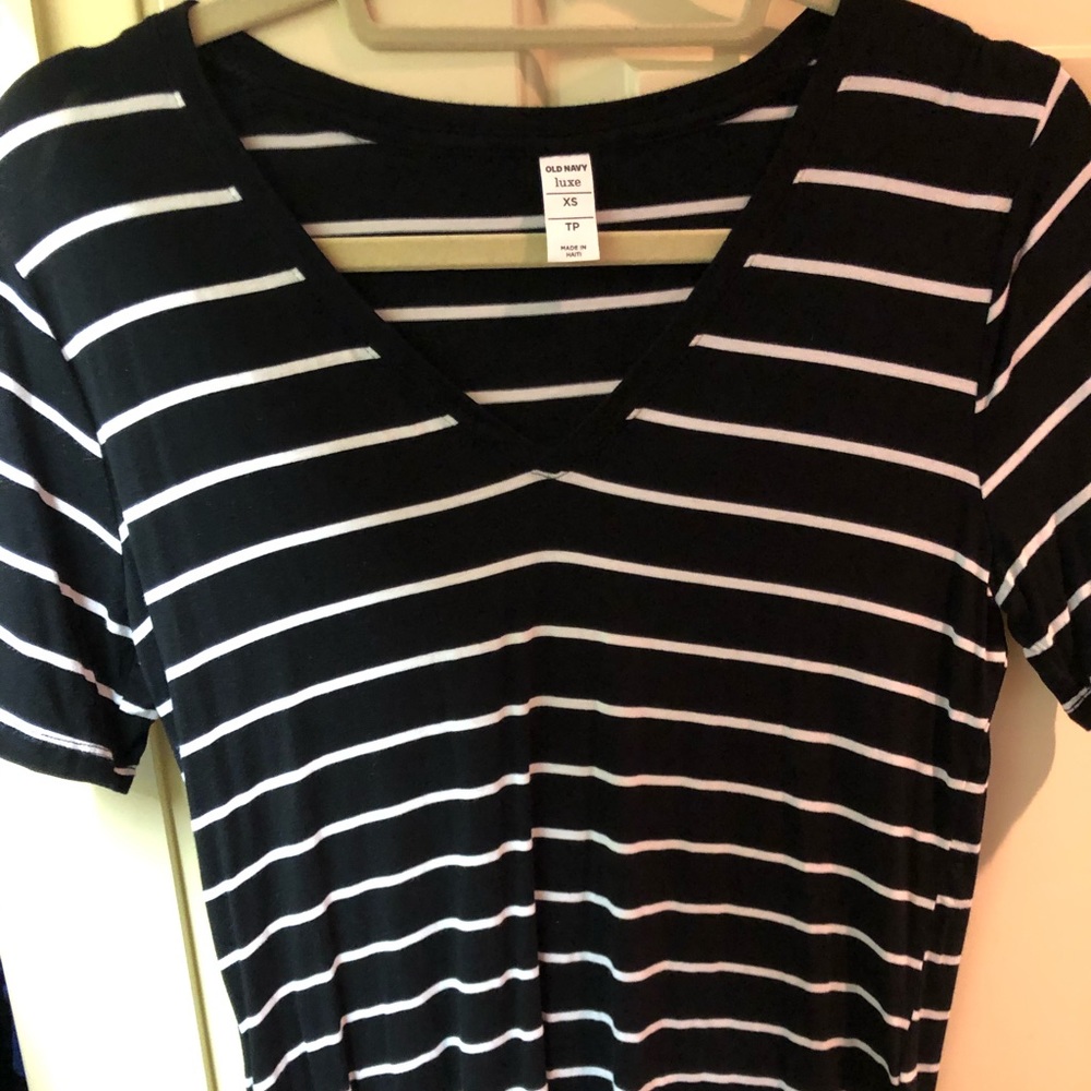 old navy striped v-neck tee